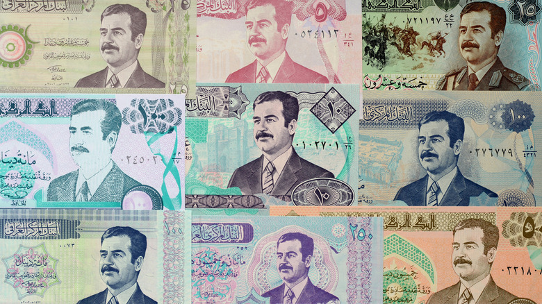 Saddam Hussein en dinero iraquí