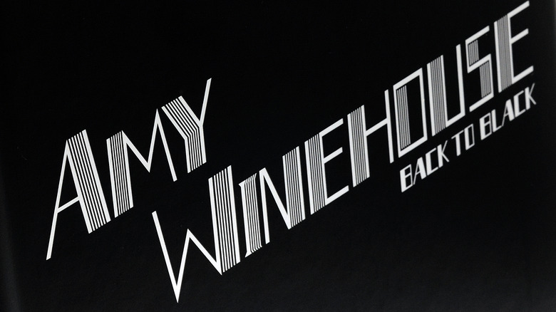 Amy Winehouse con su álbum 