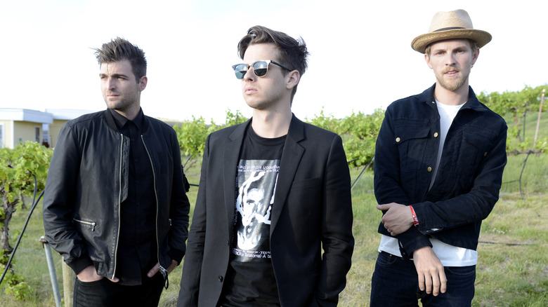 Foster the People en un campo