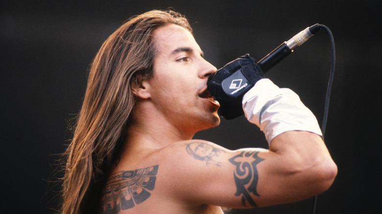 Anthony Kiedis en el escenario