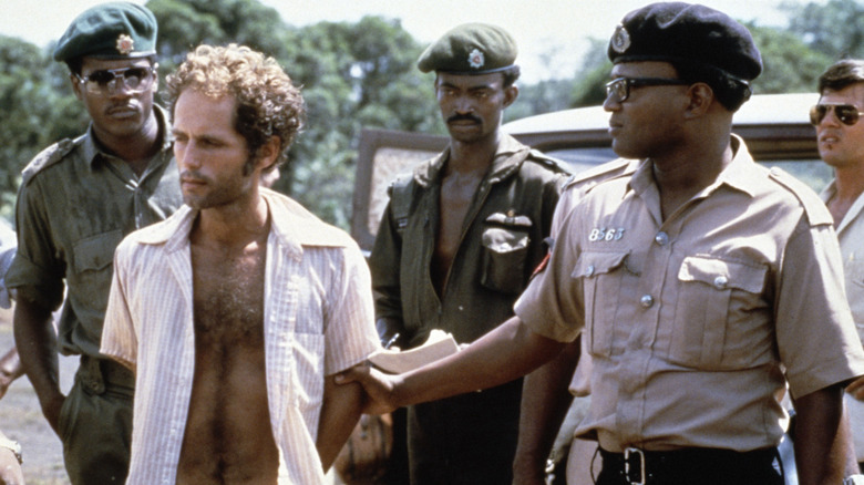 Policía rodea a sobreviviente de Jonestown, Larry Layton
