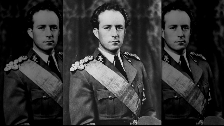 Rey Leopoldo III posa para un retrato