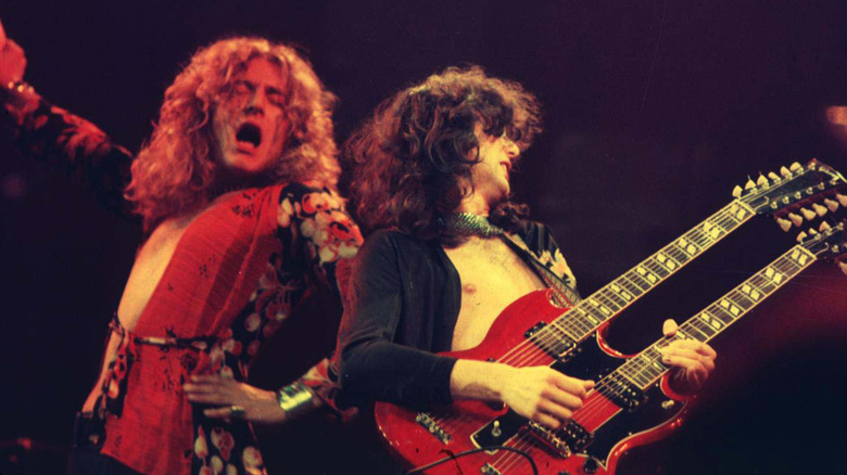 Jimmy Page y Robert Plant en concierto