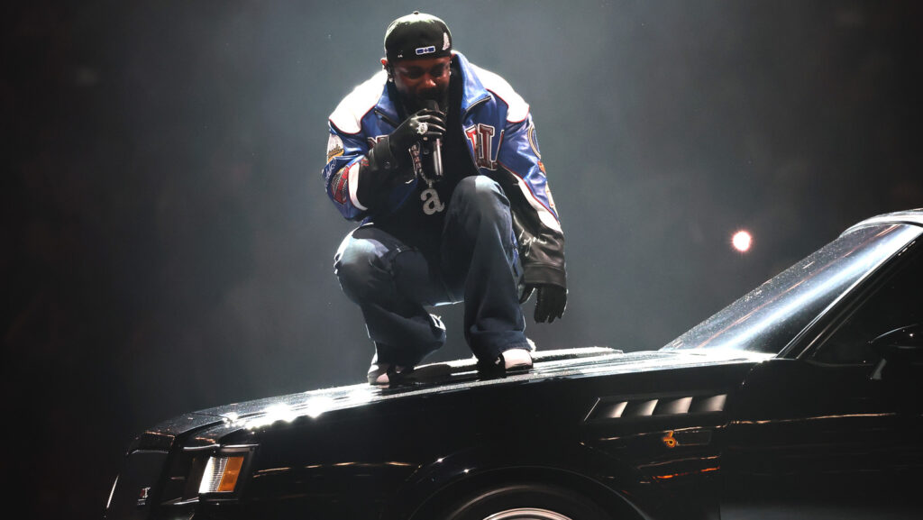 Kendrick Lamar en el Super Bowl 2025 genera polémica por malas razones