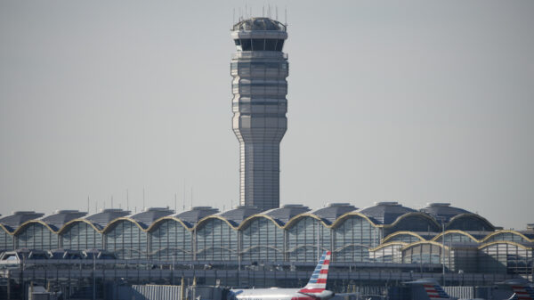 Lo que Los Expertos en Aviación Creen Realmente Causó el Accidente Aéreo en D.C. 2025