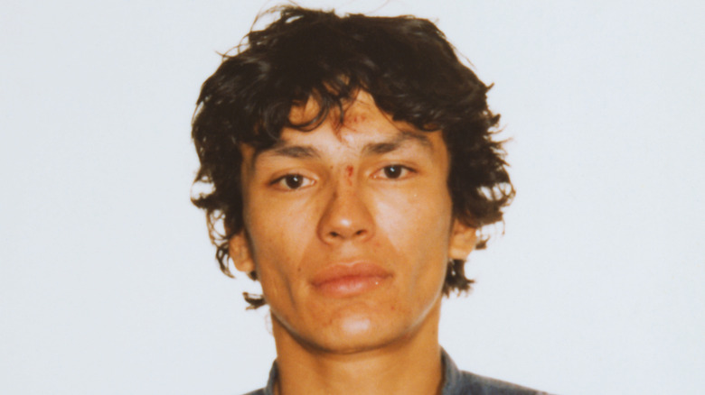 Richard Ramirez en su ficha policial