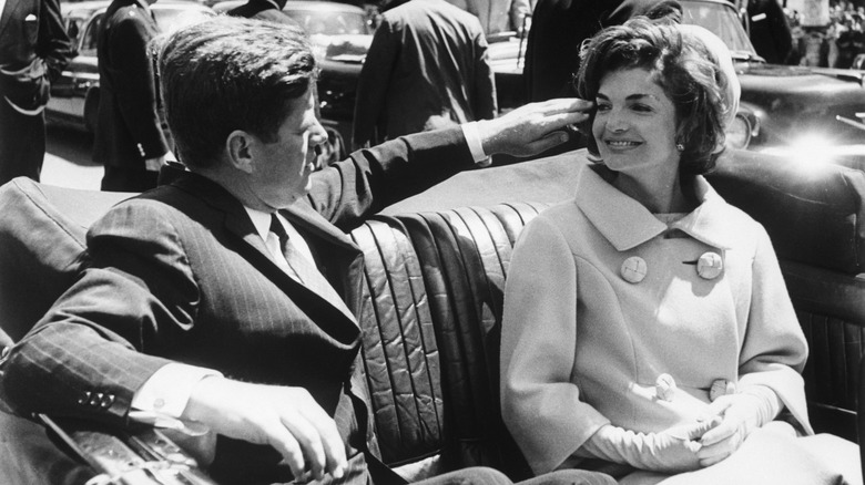 Kennedy en movimiento en Dallas