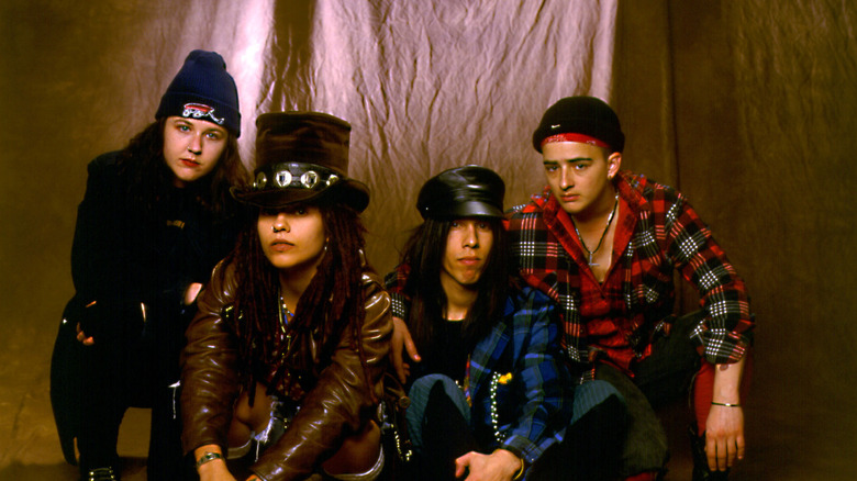 Los 4 Non Blondes en una foto promocional de los 90