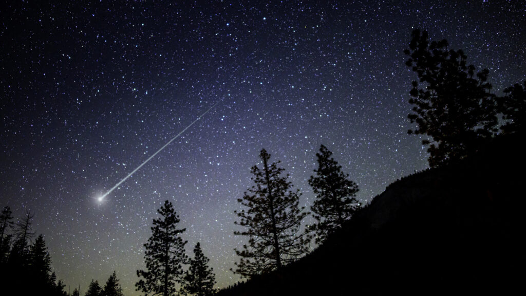 7 armas antiguas hechas con materiales del espacio que sorprenden