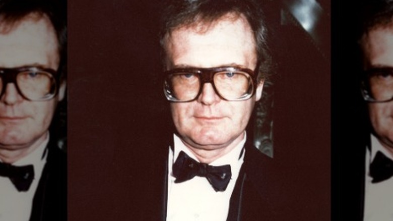 Charles Nelson Reilly con esmoquin