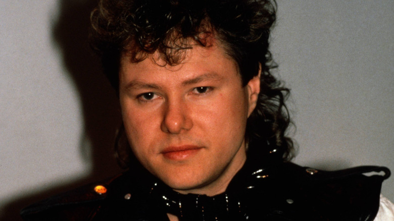 Dan Hartman mirando a la cámara