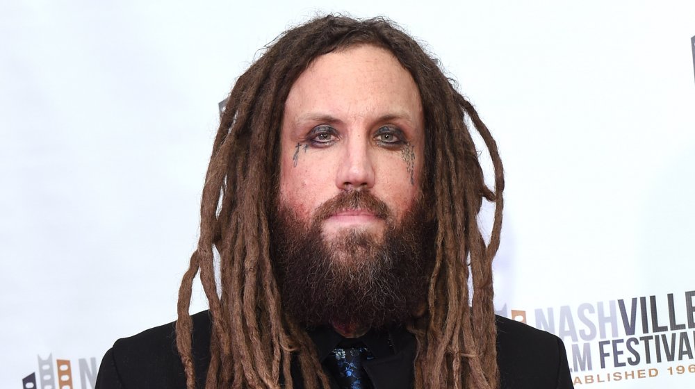 Brian 'Head' Welch con banda