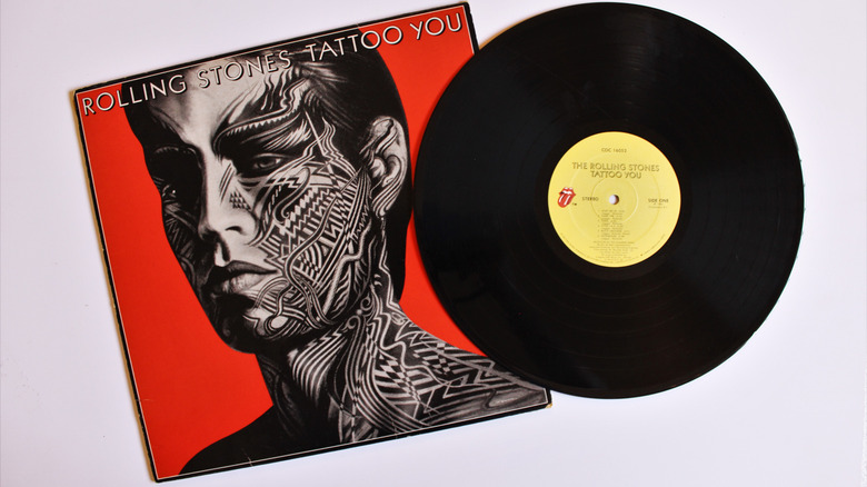 Portada y vinilo de Tattoo You