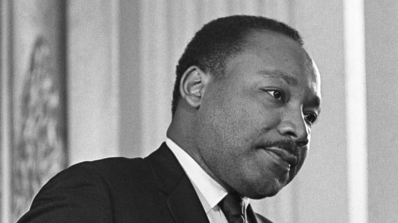 King haciendo un discurso en febrero de 1968 sobre la Guerra de Vietnam
