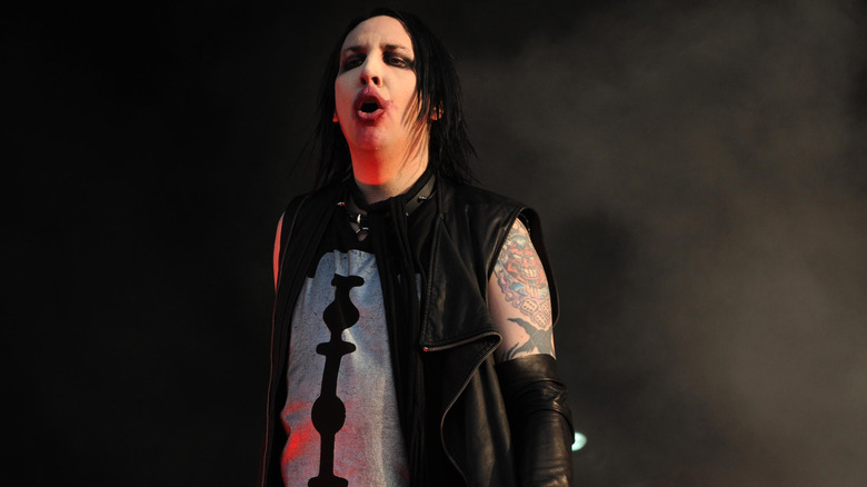 Marilyn Manson en el escenario durante el Download Festival en 2009