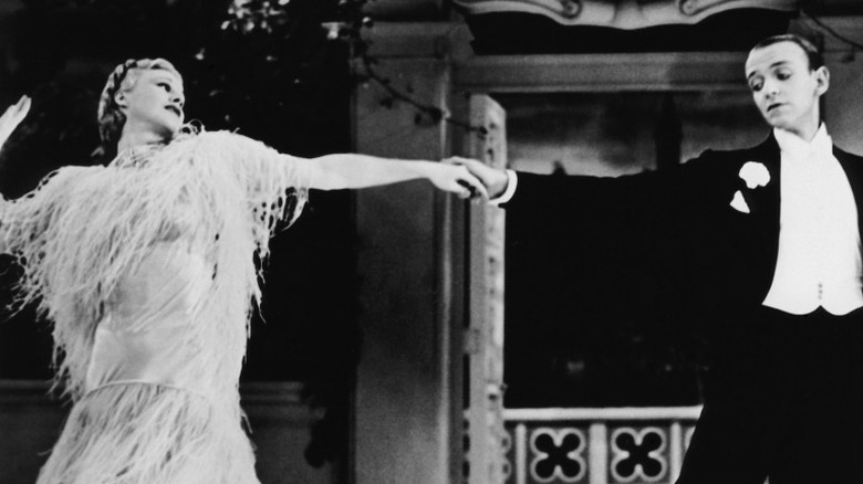 Ginger Rogers y Fred Astaire bailando