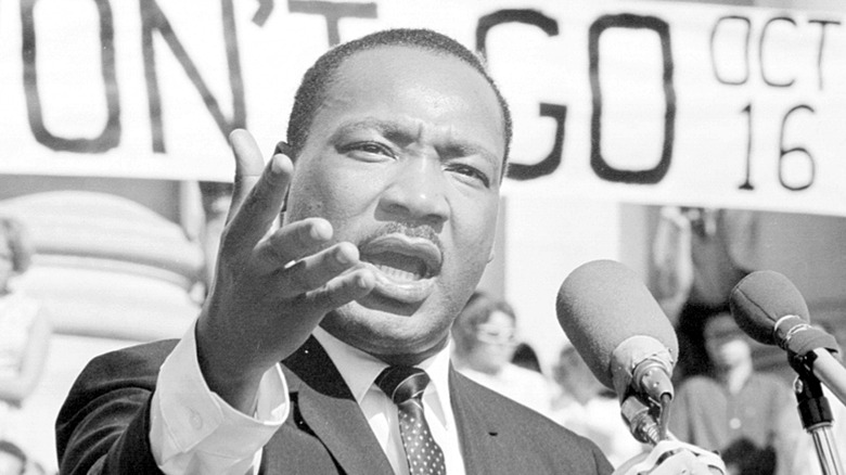 Martin Luther King Jr. dando un discurso en Berkeley en 1967