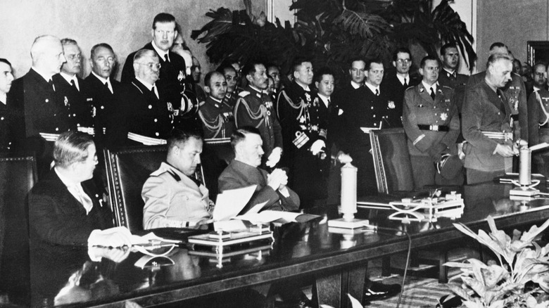 Los poderes del Eje firman el Pacto Tripartito