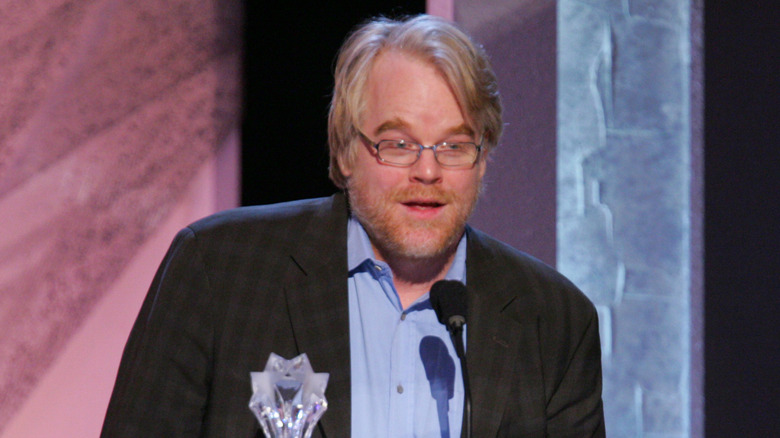 Philip Seymour Hoffman aceptando premio en Critics Choice Awards