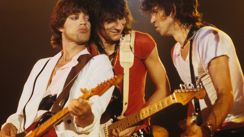 Mick Jagger, Ronnie Wood y Keith Richards tocando juntos