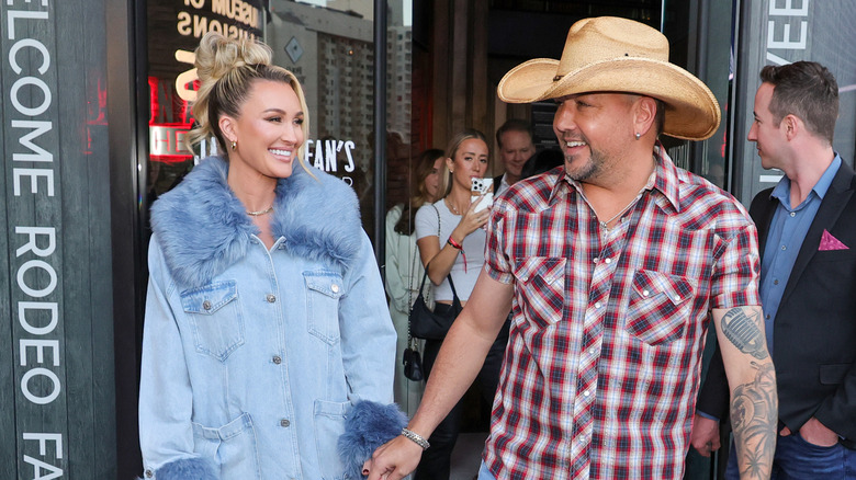 Brittany Kerr y Jason Aldean en un evento