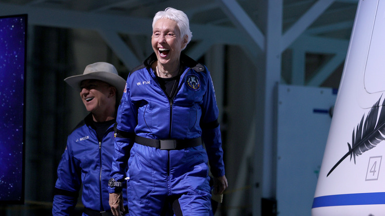Wally Funk y Jeff Bezos