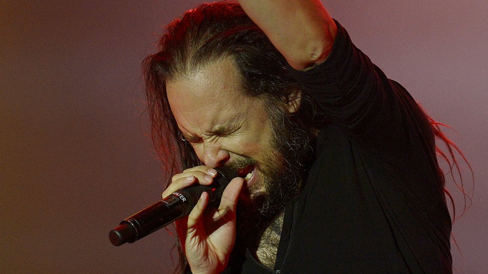 Jonathan Davis luchando contra la adicción