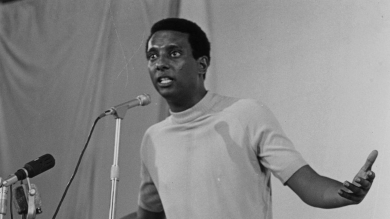 Stokely Carmichael hablando en 1967