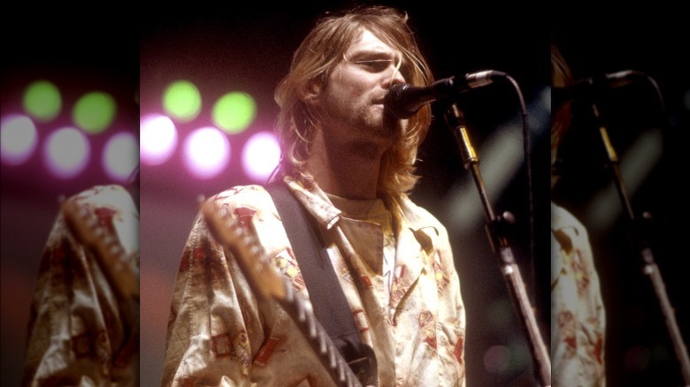 Kurt Cobain cantando