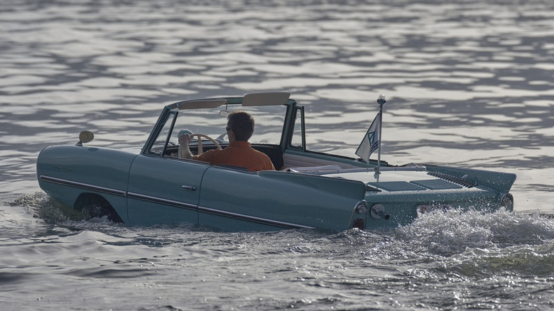 Lyndon B. Johnson en un Amphicar