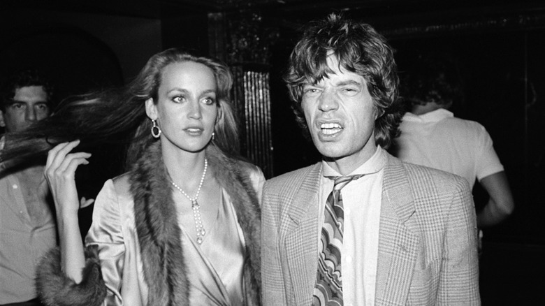 Mick Jagger y Jerry Hall en 1979