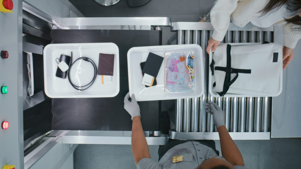 ¿Qué Significa Cuando la TSA Grita «Bravo» en Aeropuertos?