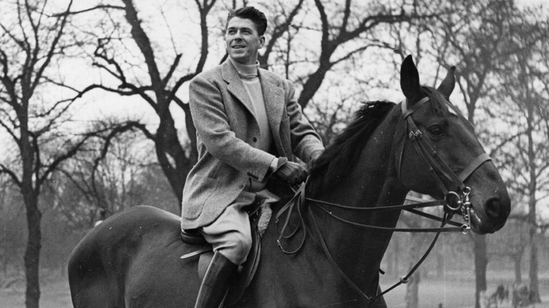 Ronald Reagan en un caballo