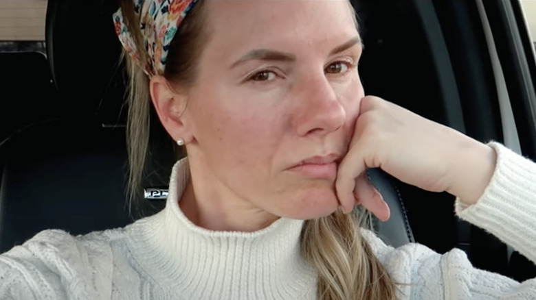 Ruby Franke mirando a la cámara en un video casero