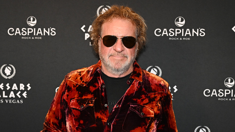 Sammy Hagar en evento en Las Vegas 2025 con gafas de sol