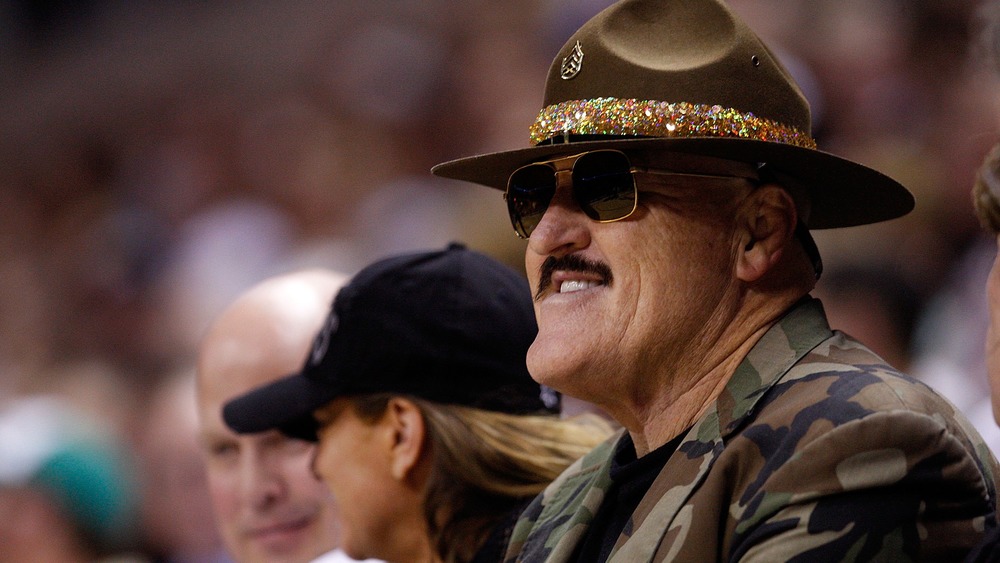 Sgt. Slaughter en un partido de la NBA