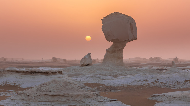 Formaciones rocosas del desierto blanco en Egipto