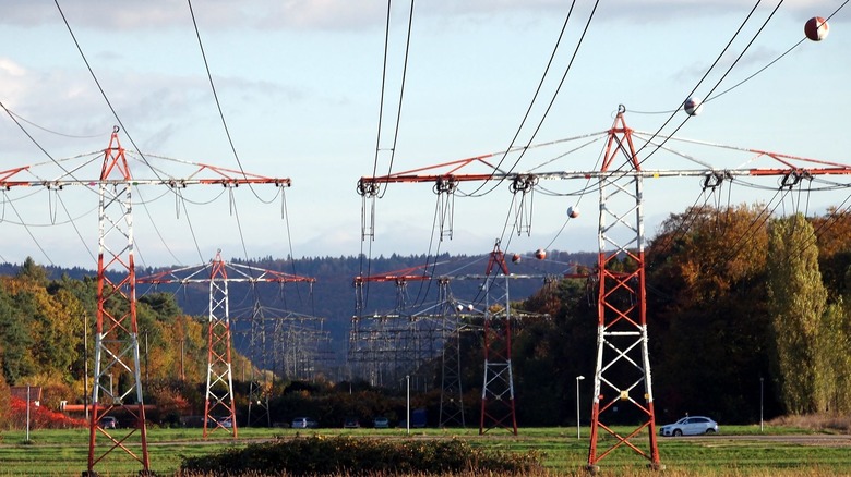 marcadores esféricos en líneas eléctricas
