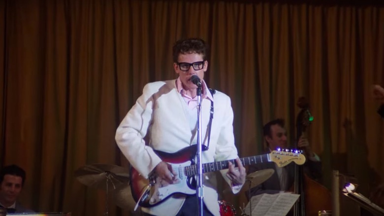 Gary Busey interpretando a Buddy Holly en 