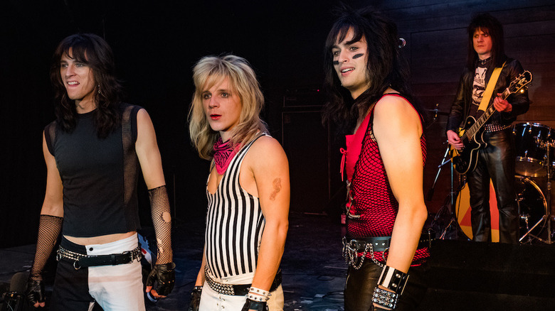 Motley Crüe en el escenario en 
