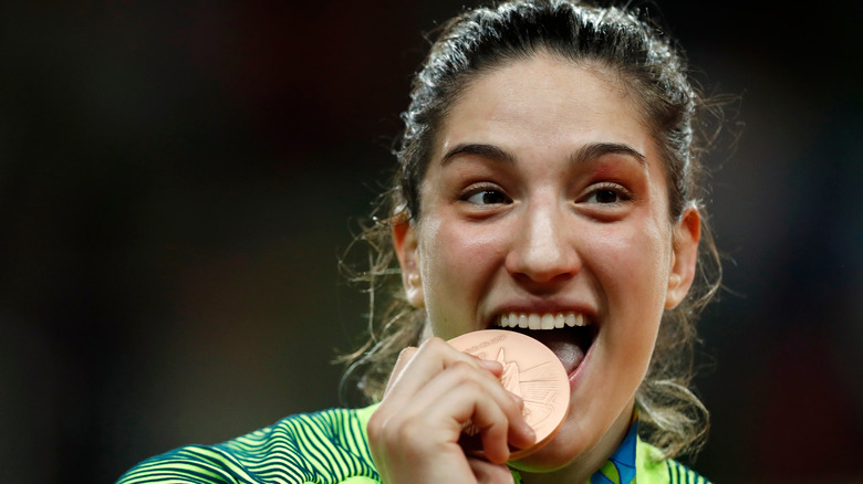 Atleta en rueda de prensa