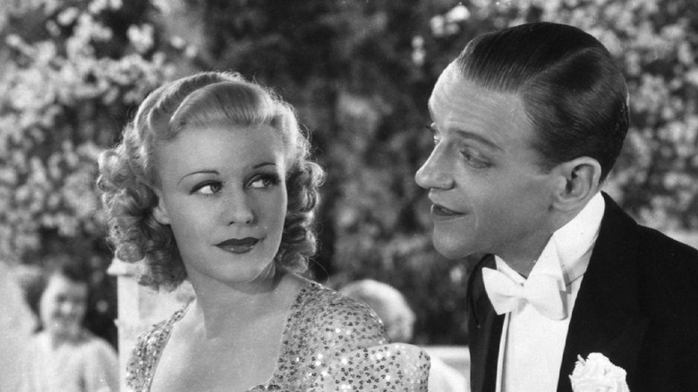 Fred Astaire y Ginger Rogers mirandose