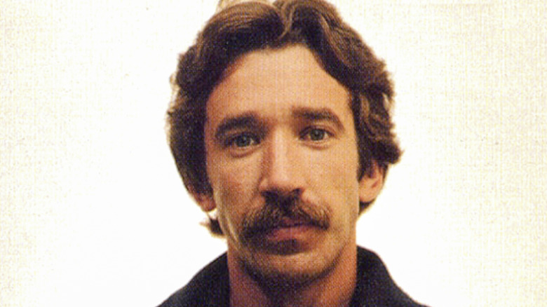 Tim Allen triste en una ficha policial